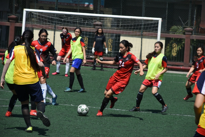 How to form a football team with your friends and be competitive